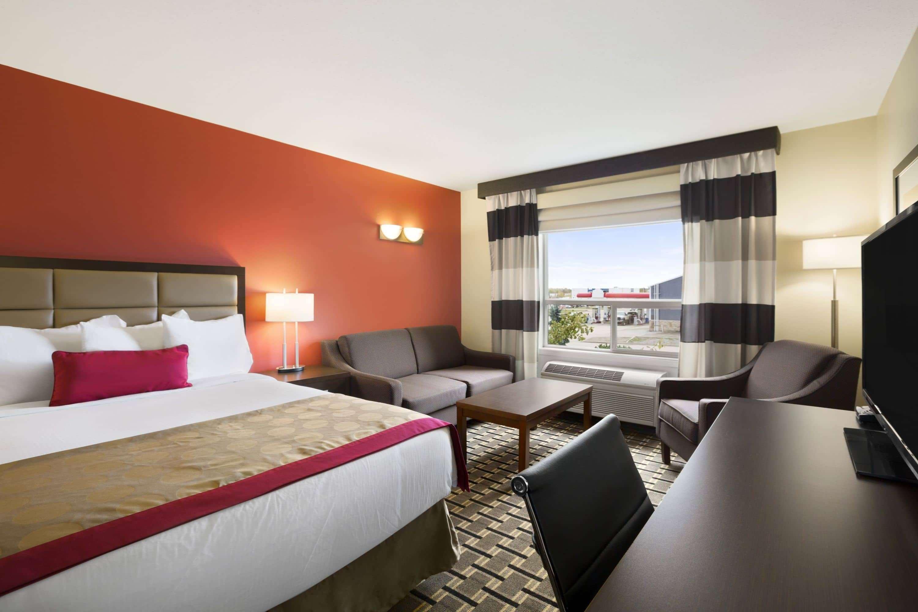 Ramada By Wyndham Edson Hotel Exterior photo