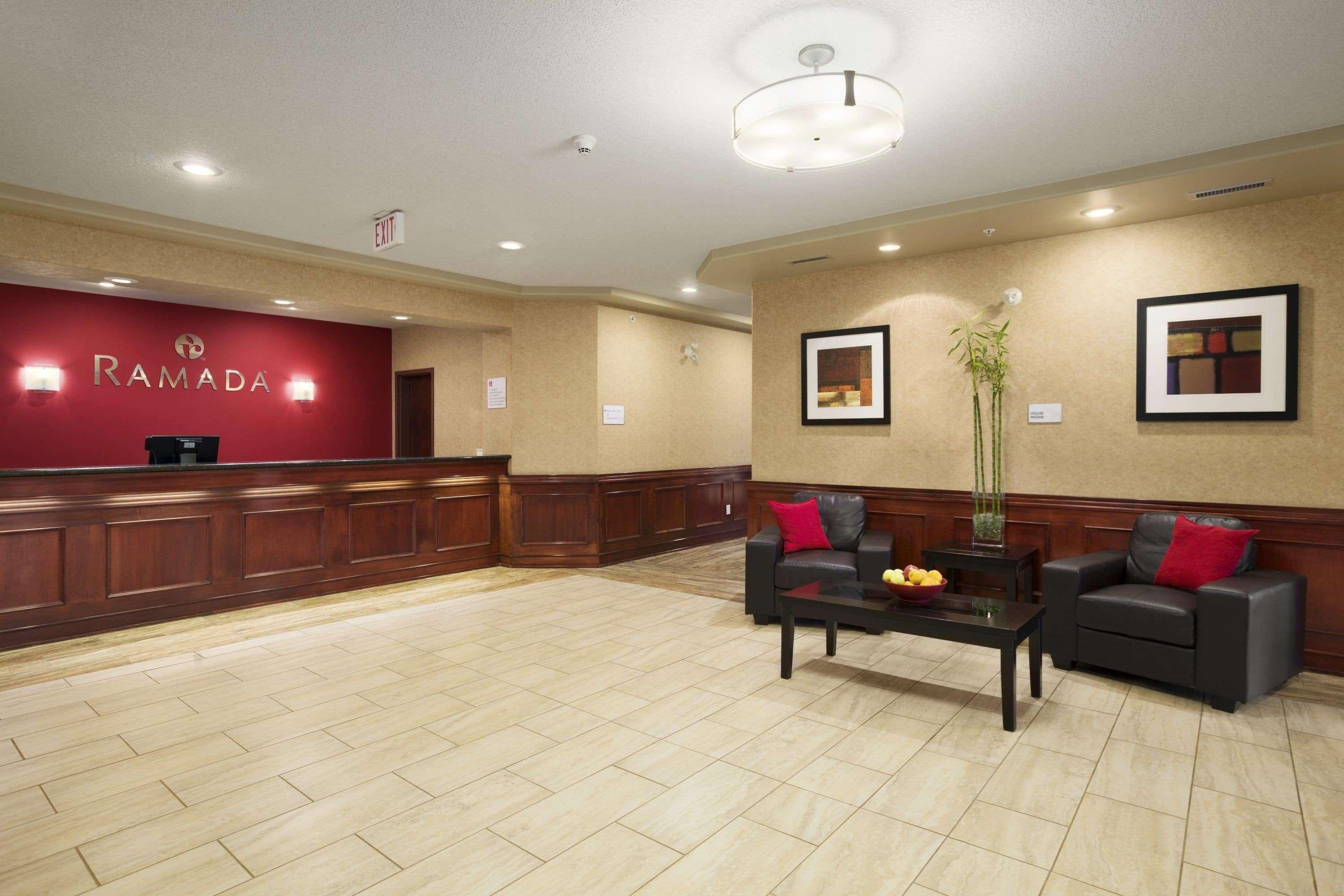 Ramada By Wyndham Edson Hotel Exterior photo