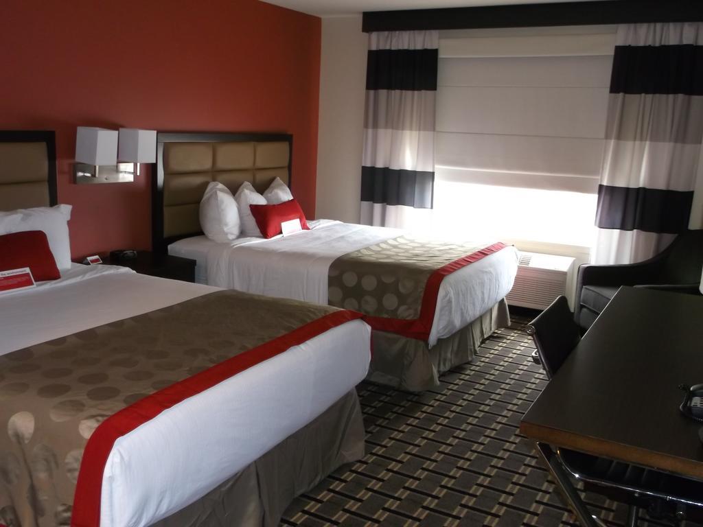 Ramada By Wyndham Edson Hotel Exterior photo