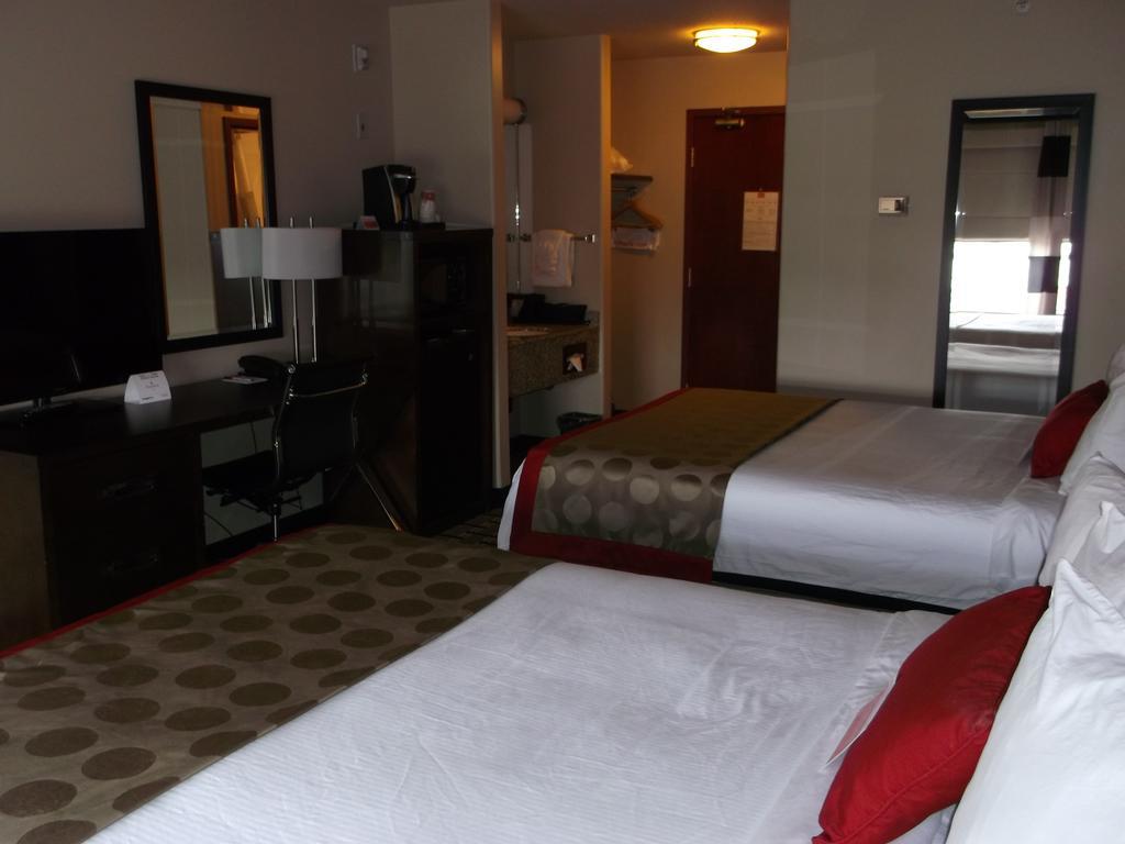 Ramada By Wyndham Edson Hotel Exterior photo