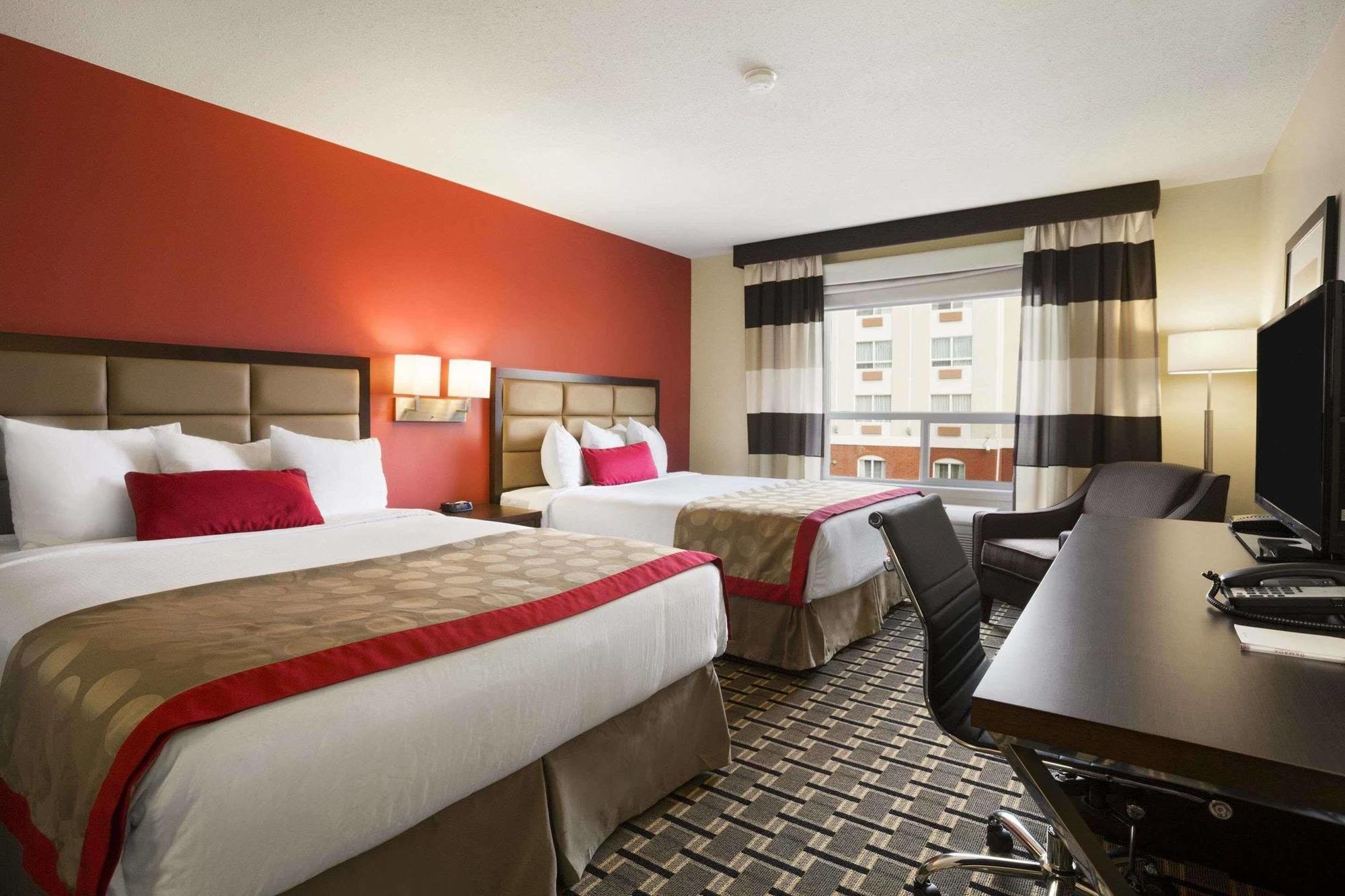 Ramada By Wyndham Edson Hotel Exterior photo